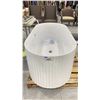 Image 2 : 58.5"W X 29"D X 23"H WHITE BATHTUB