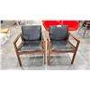 Image 1 : BLACK LEATHER CLIENT CHAIRS