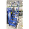 Image 2 : 6' PORTABLE METAL STAIRS