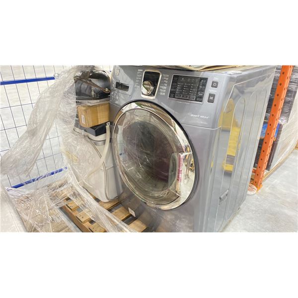 PALLET OF ASSORTED ITEMS INCLUDING; KENMORE ELITE WASHER, SINKS, SKATEBOARD DECK & MORE