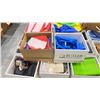 Image 2 : PALLET OF ASSORTED SHOES, BAGS & HATS