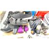 Image 2 : PALLET OF ASSORTED SHOES