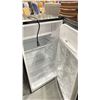 Image 2 : HAMILTON BEACH MINI FRIDGE