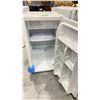 Image 2 : GALANZ MINI FRIDGE