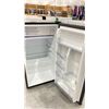 Image 2 : HAMILTON BEACH MINI FRIDGE