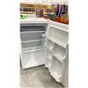 Image 2 : MASTER CHEF MINI FRIDGE