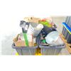 Image 2 : PALLET OF ASSORTED ITEMS INCLUDING; HEATER, BUCKETS, SIGNAL HORNS & MORE
