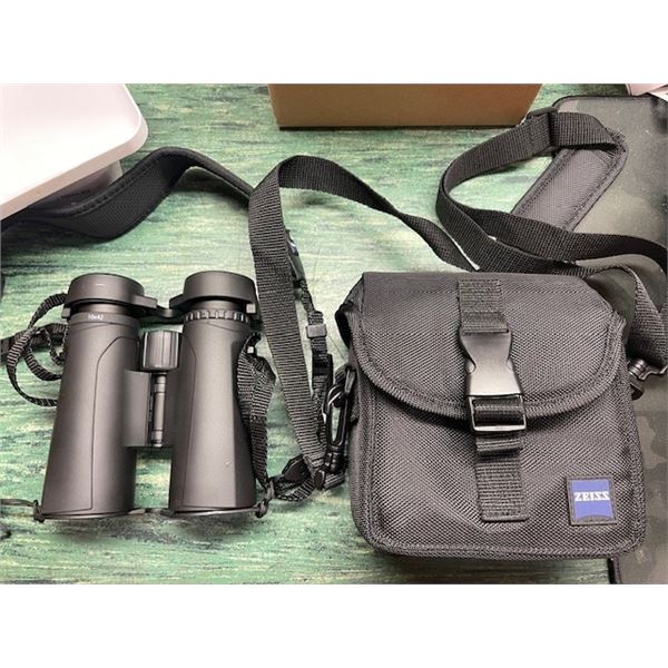 ZEISS Terra ED 10x42 Binoculars