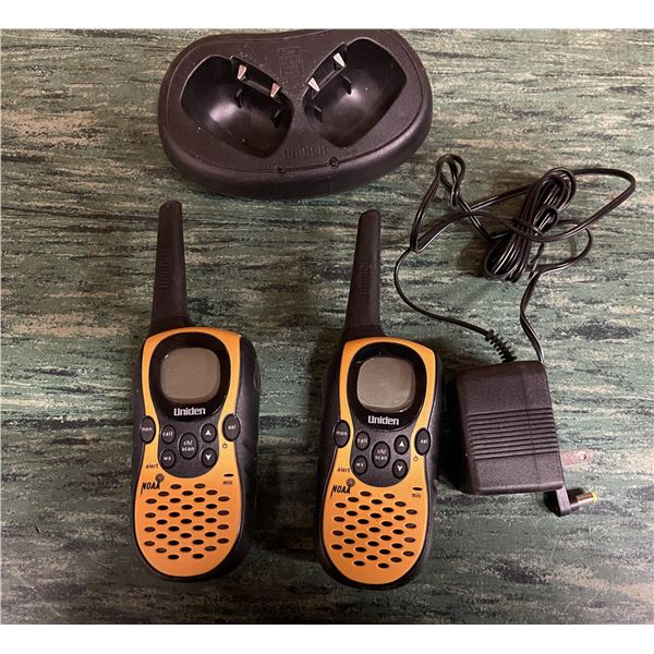 1 set UNIDEN Rechargeable 2-way Radios