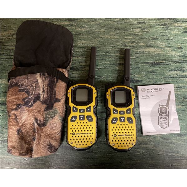 1 set MOTOROLA Waterproof 2-way Radios