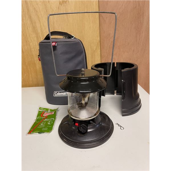 COLEMAN Two-mantle Instastart Quickpack Propane Lantern