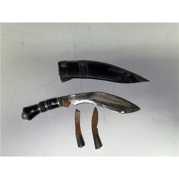 VINTAGE India Gurkha Kukri Fixed Blade Knife with sheath and 2 small knives