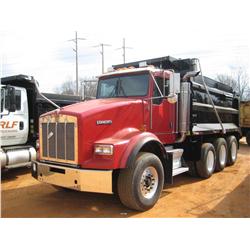 2006 KENWORTH T800 TRI-AXLE DUMP