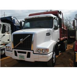 2006 VOLVO T/A DUMP