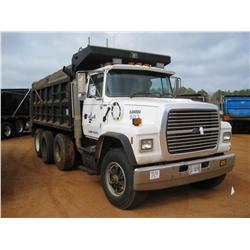 1995 FORD L9000 TRI-AXLE DUMP