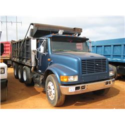 1990 INTERNATIONAL 4900 TRI-AXLE DUMP