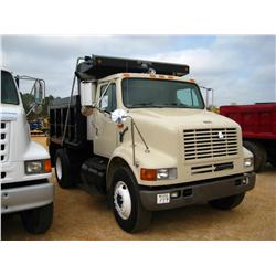 1996 INTERNATIONAL 8100 S/A DUMP