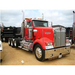 2005 KENWORTH W900 TRI-AXLE TRUCK TRACTOR
