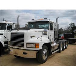 2000 MACK CL713 TRI-AXLE TRUCK TRACTOR