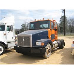 1990 WHITE S/A TRUCK TRACTOR