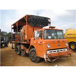 1988 FORD 8000 S/A STRIPE TRUCK