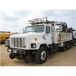 1999 IH 2674 TRI-AXLE W/CRANE