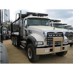 2008 MACK GU713 TRI-AXLE DUMP