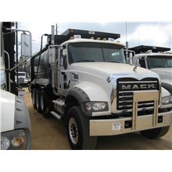 2008 MACK GU713 TRI-AXLE DUMP
