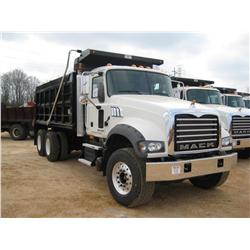 2009 MACK GU713 T/A DUMP