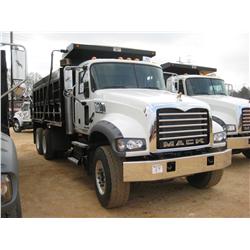 2009 MACK GU713 T/A DUMP
