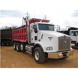 2007 KENWORTH T800 TRI-AXLE DUMP