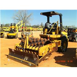 CAT CP433E VIBRATORY ROLLER