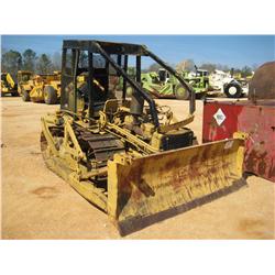 CAT D4 CRAWLER TRACTOR