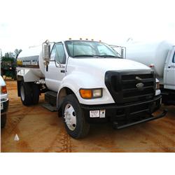2004 FORD F750 XL S/A WATER TRUCK