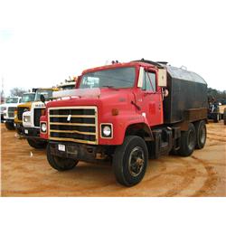 INTERNATIONAL S2300 T/A WATER TRUCK