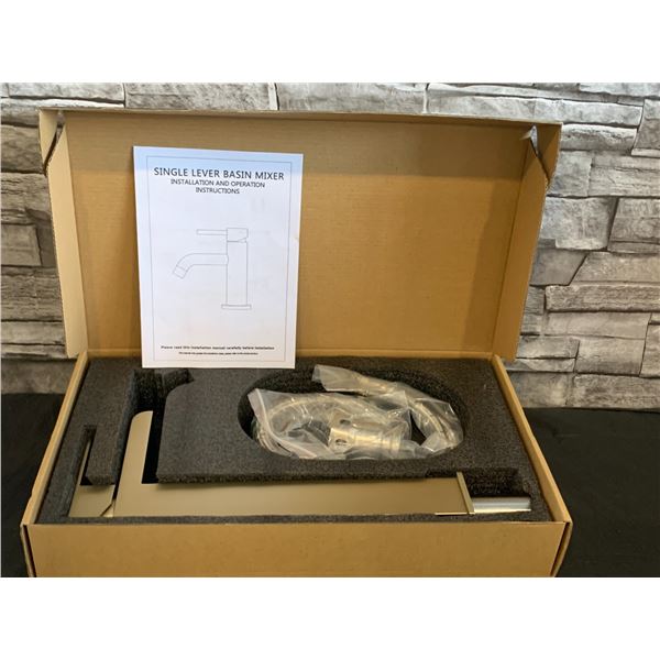 Single Hole Bathroom Faucet - Brushed Gold