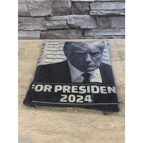 Novelty T-Shirt - Trump Mugshot - Size: 3XL - Black & White