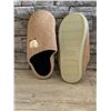 Image 2 : Unisex Home Rubber Sole Slippers - Size 9-10 US - Beige