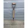 Image 1 : Spading Fork