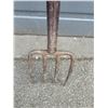 Image 4 : Spading Fork