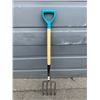 Image 5 : Spading Fork