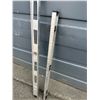 Image 2 : Lot of 2 Aluminum  Levels 4 Foot and a  3 Foot