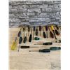 Image 2 : Lot of 29 Assorted Screwdrivers
