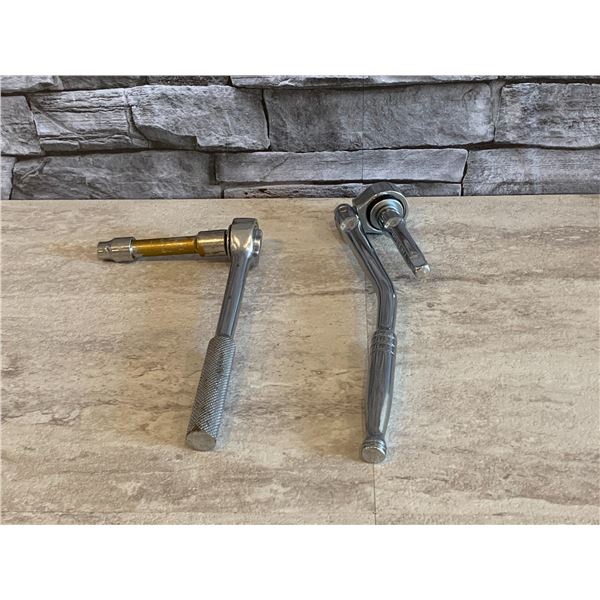 Lot of 2 Ratchets 3/8 Drive