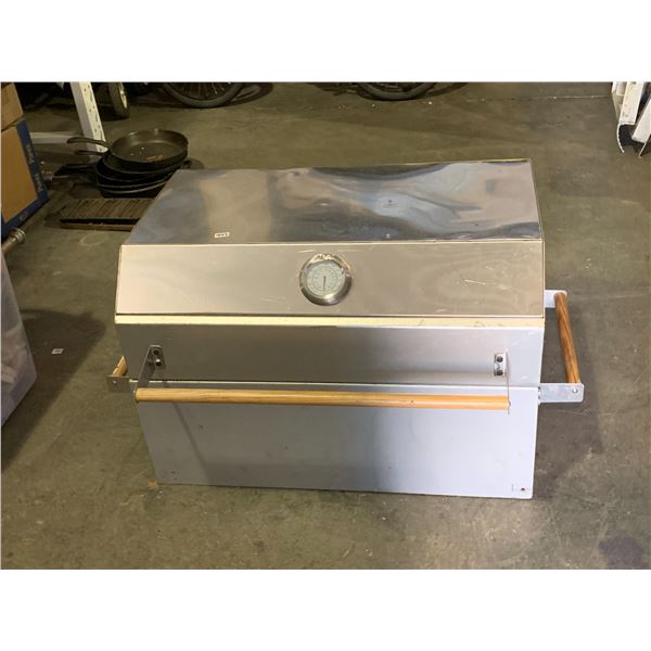 Charcoal BBQ 28 1/2"  X 17" X 19"