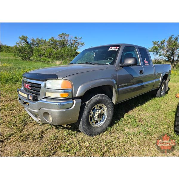 Truck : 2003 GMC Sierra 2500 : 4x4 : 6L : V8 Automatic (Sask Registered)