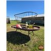 Image 1 : Hay Feed Table (78"H x 60"W x 120"D)