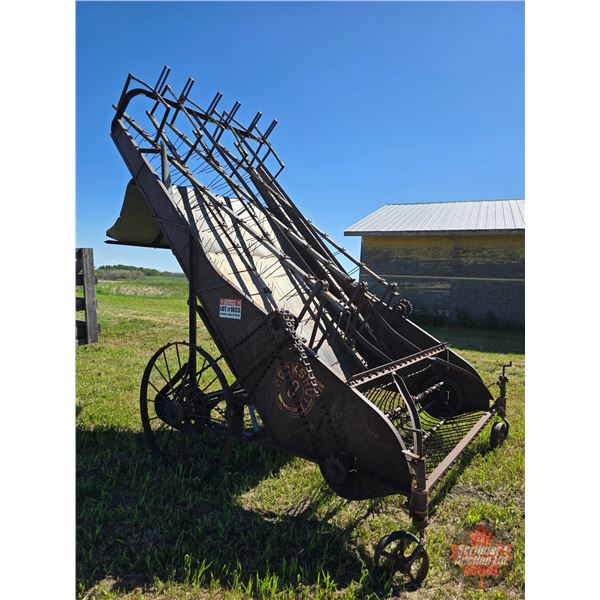 Cockshutt 3 Stook Loader : Antique : Steel Wheel (8ft W)
