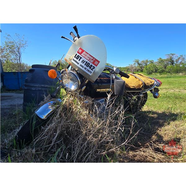 Motorcycle : 1977 Honda CB750 (Not Running)