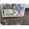 Image 5 : Small Checkerplate Aluminum Box w/Clasp (Measures 6"H x 7"W x 11"D)